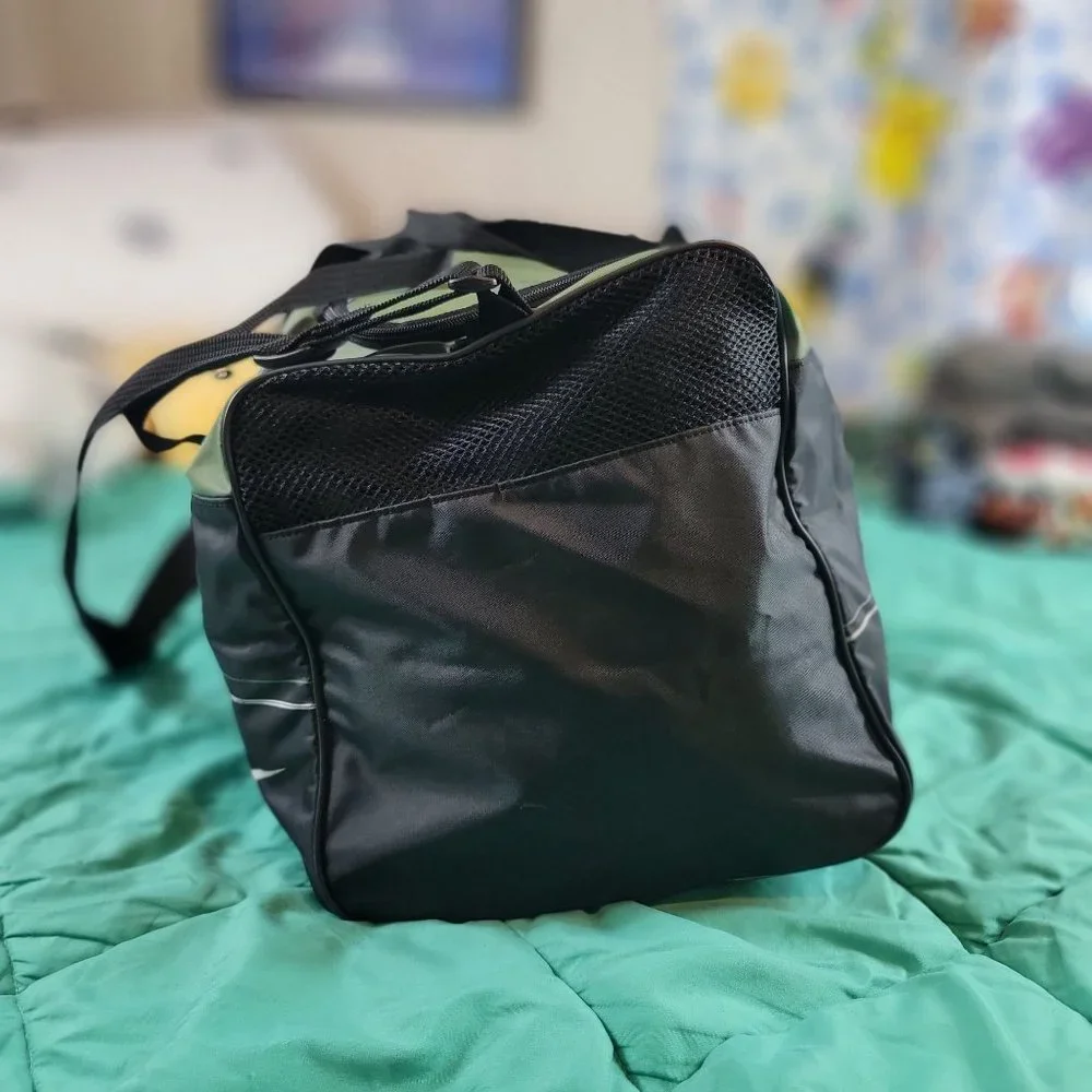 Vintage Nike Unisex Adults Green Black Duffel Bag Gym Work Casual Travel